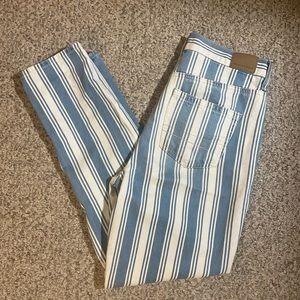 American Eagle Mom Jean Size 4